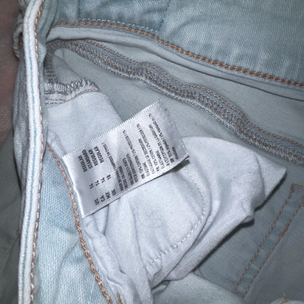 light blue american eagle jeans (: